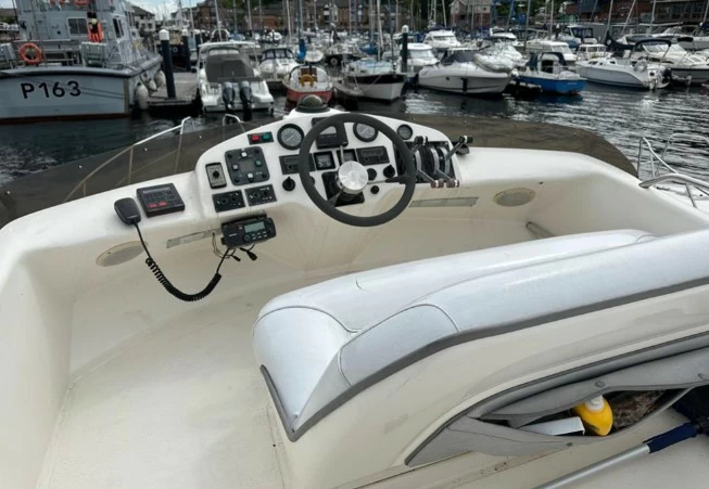 9米西莱(Sealine)310Statesman二手小型游艇价格