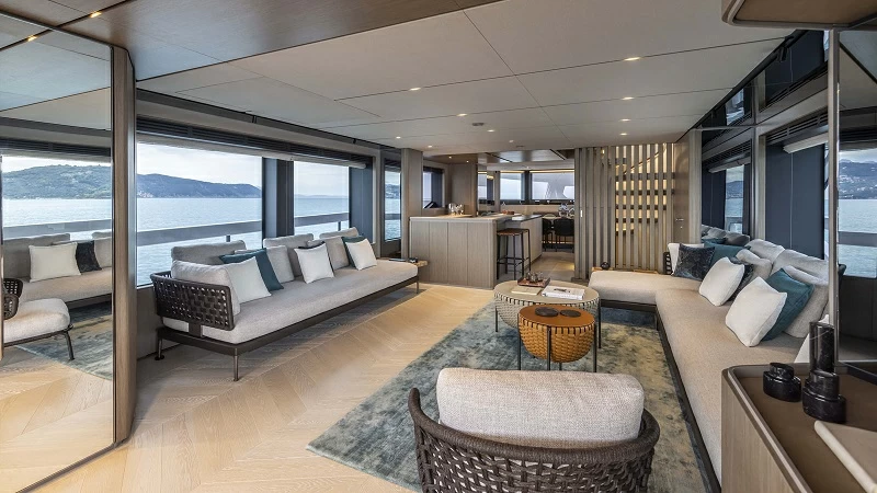 27米法拉帝(Ferretti)Infynito70大型豪华游艇沙龙区