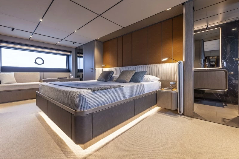 27米法拉帝(Ferretti)Infynito70大型豪华游艇客舱