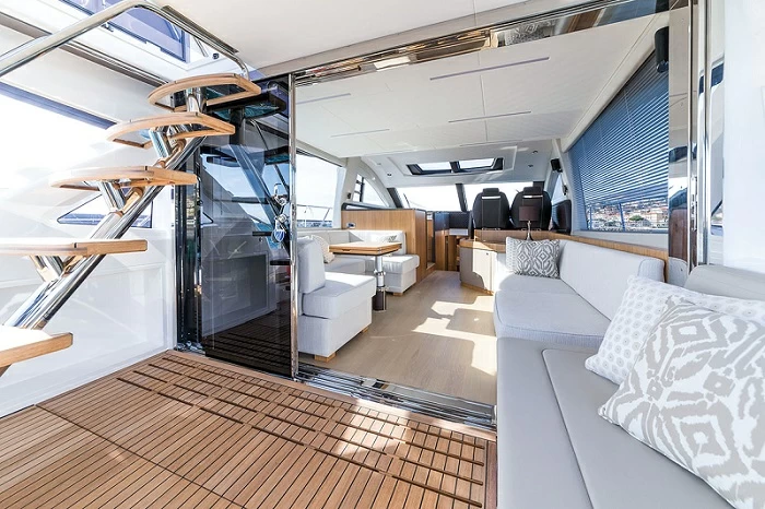 菲尔兰（Fairline）Squadron53飞桥游艇沙龙