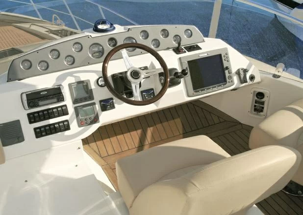 16米西莱(Sealine)T50中型飞桥游艇价格