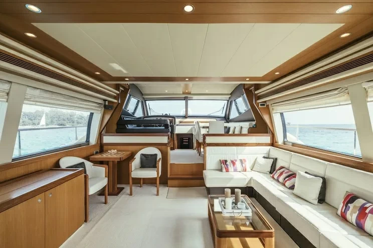 21米法拉帝(Ferretti)Altura690豪华游艇沙龙区