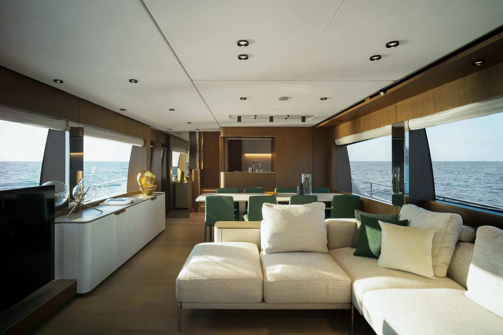 24米法拉帝(Ferretti)780私人飞桥游艇沙龙