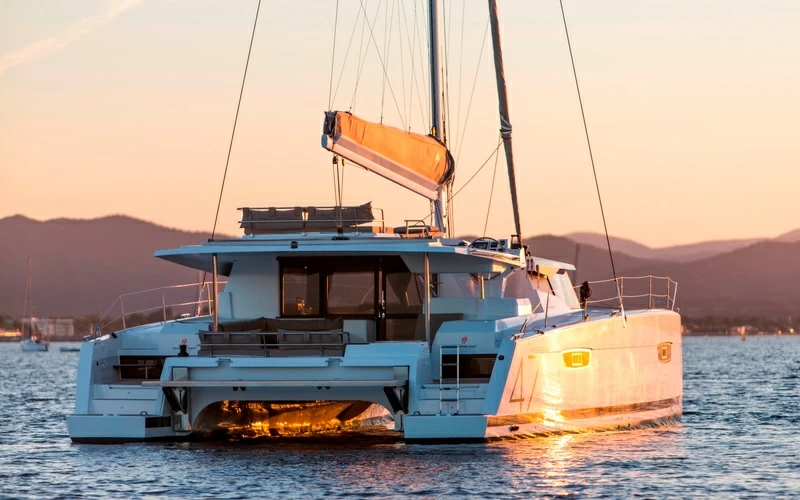 枫丹白露（Fountaine Pajot）Saona47双体帆船