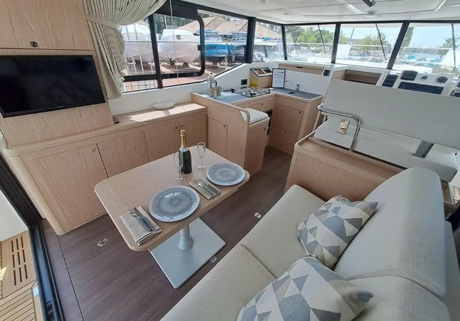 博纳多（Beneteau）思乐35二手游艇沙龙