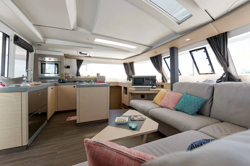 枫丹白露(Fountaine Pajot)Saona47双体帆船沙龙