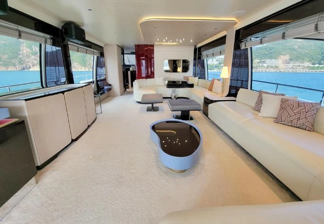 26米阿兹慕(Azimut)Grande25M二手豪华游艇沙龙区