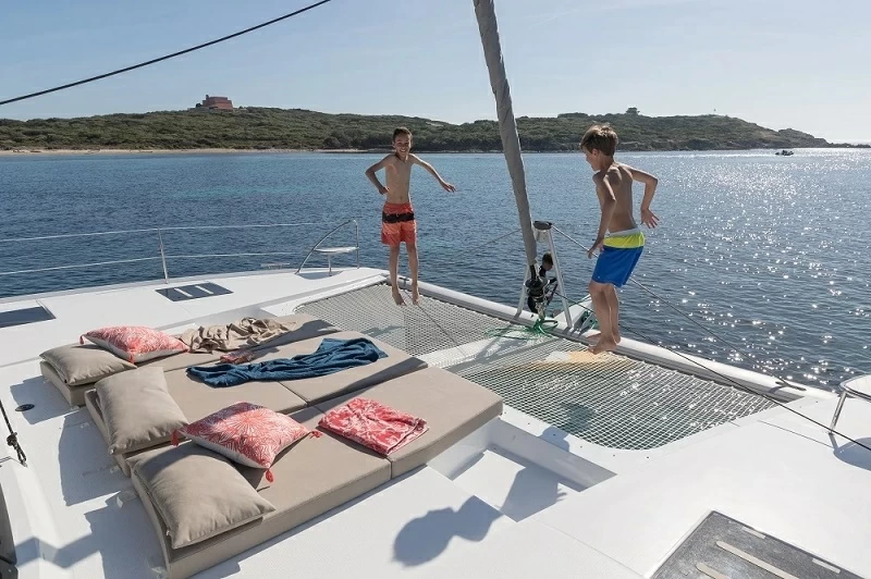 枫丹白露(Fountaine Pajot)Saona47双体帆船