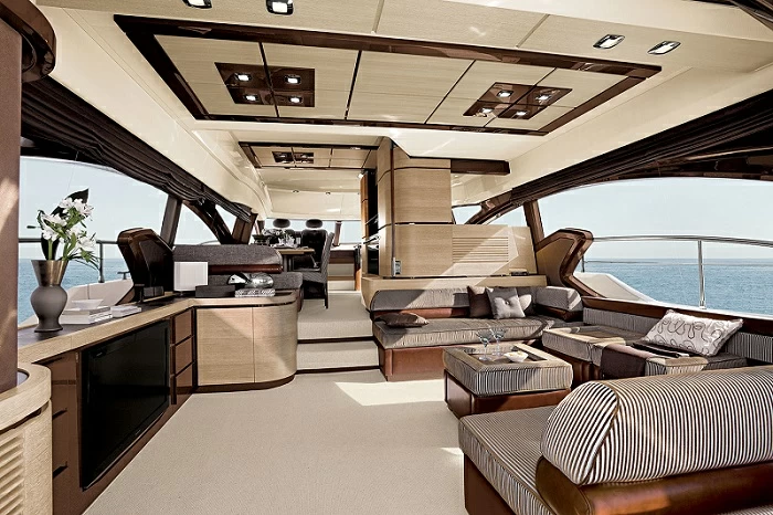 阿兹慕(Azimut)70飞桥游艇沙龙