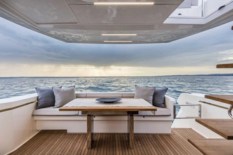 法拉帝(Ferretti)450私人飞桥游艇