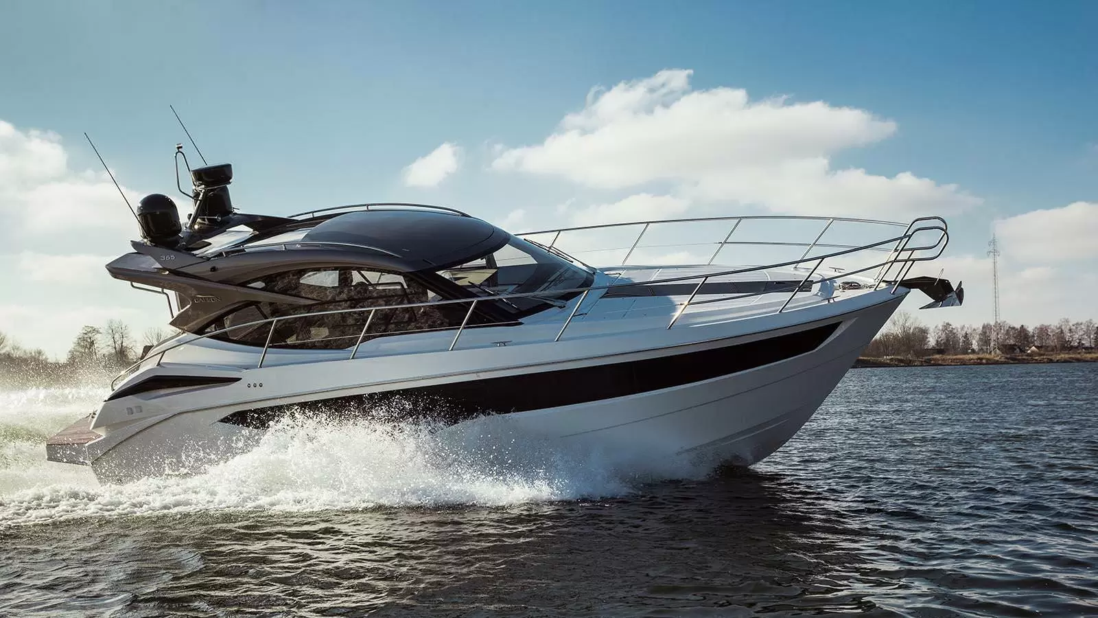 11米卡帝尔(Galeon)365HTS私人运动游艇价格350万元