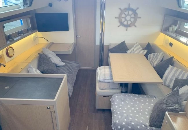 博纳多(Beneteau)遨享仕45帆船沙龙