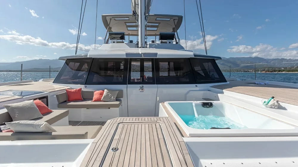 枫丹白露(Fountaine Pajot)Alegria67双体帆船前甲板