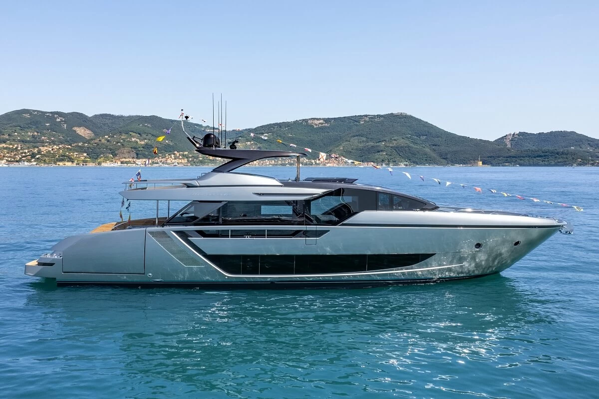 丽娃(Riva)82Diva豪华游艇