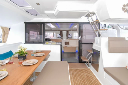 枫丹白露(Fountaine Pajot)Helia44双体帆船