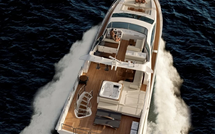 阿兹慕(Azimut)95游艇