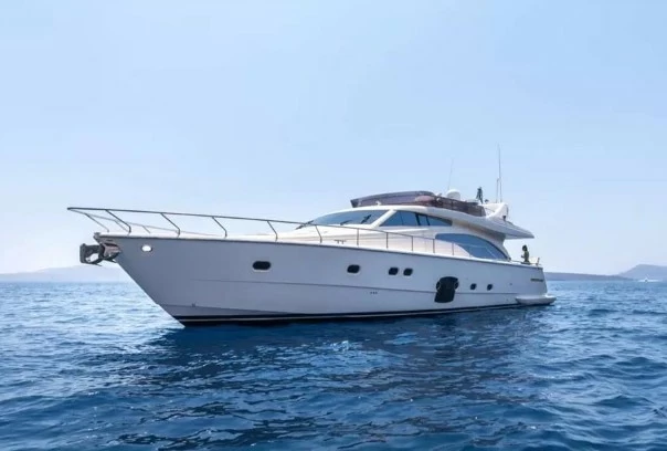 21米法拉帝(Ferretti)681二手游艇价格95万欧元