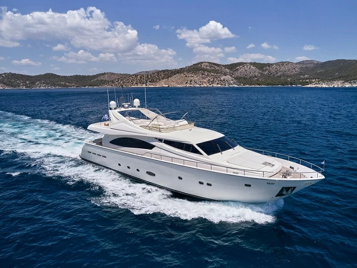 法拉帝(Ferretti)880飞桥游艇