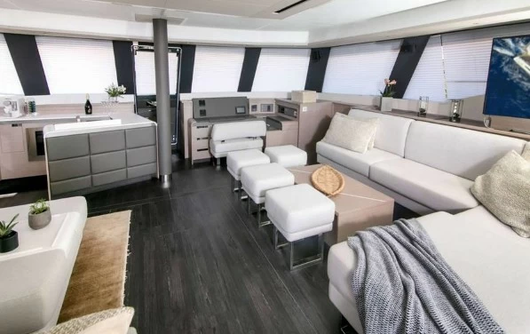 枫丹白露(Fountaine Pajot)Alegria67二手双体帆船沙龙