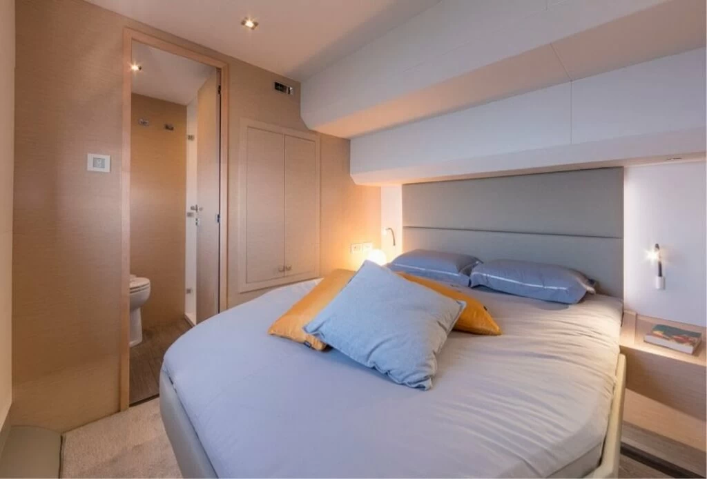 枫丹白露(Fountaine Pajot)MY6游艇卧室