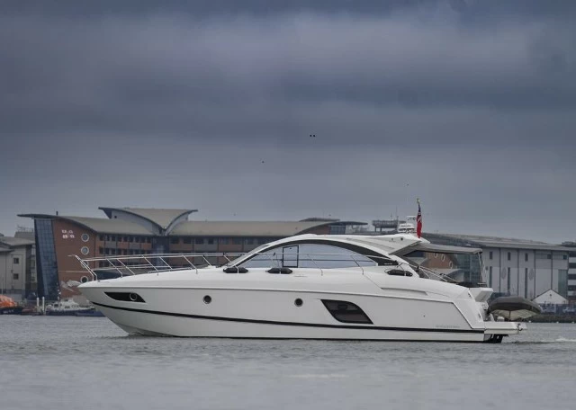 博纳多(Beneteau)GT49二手运动游艇