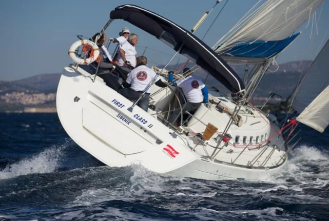 博纳多(Beneteau)锋仕47.7单体帆船