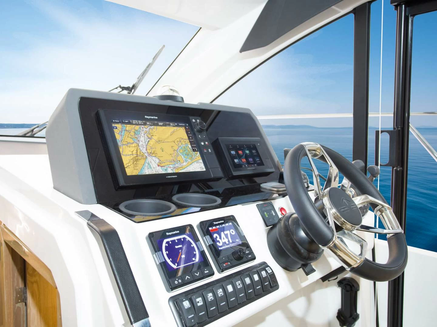 西莱(Sealine)C390运动游艇中控