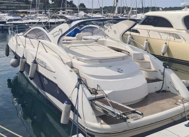阿兹慕(Azimut)Atlantis47运动游艇