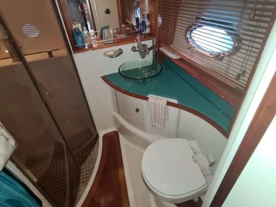 阿兹慕(Azimut)Atlantis47运动游艇洗浴间