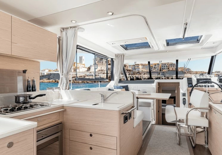博纳多(Beneteau)思乐41游艇厨房