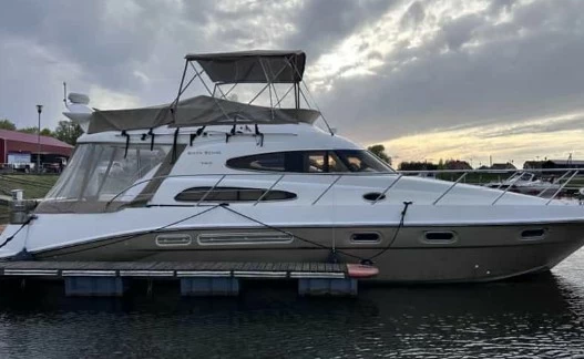 西莱(Sealine)T47二手运动游艇
