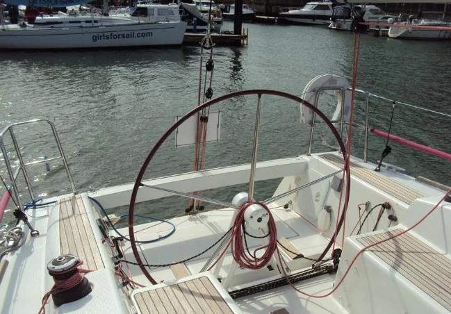 博纳多(Beneteau)锋仕35单体帆船