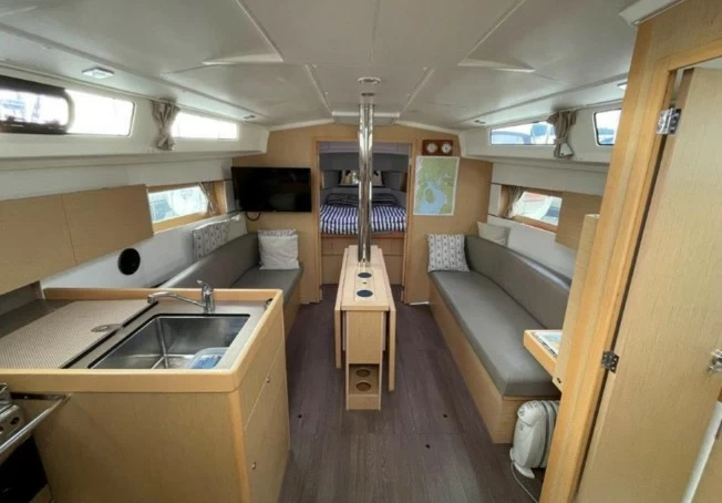 博纳多(Beneteau)遨享仕38.1二手帆船沙龙