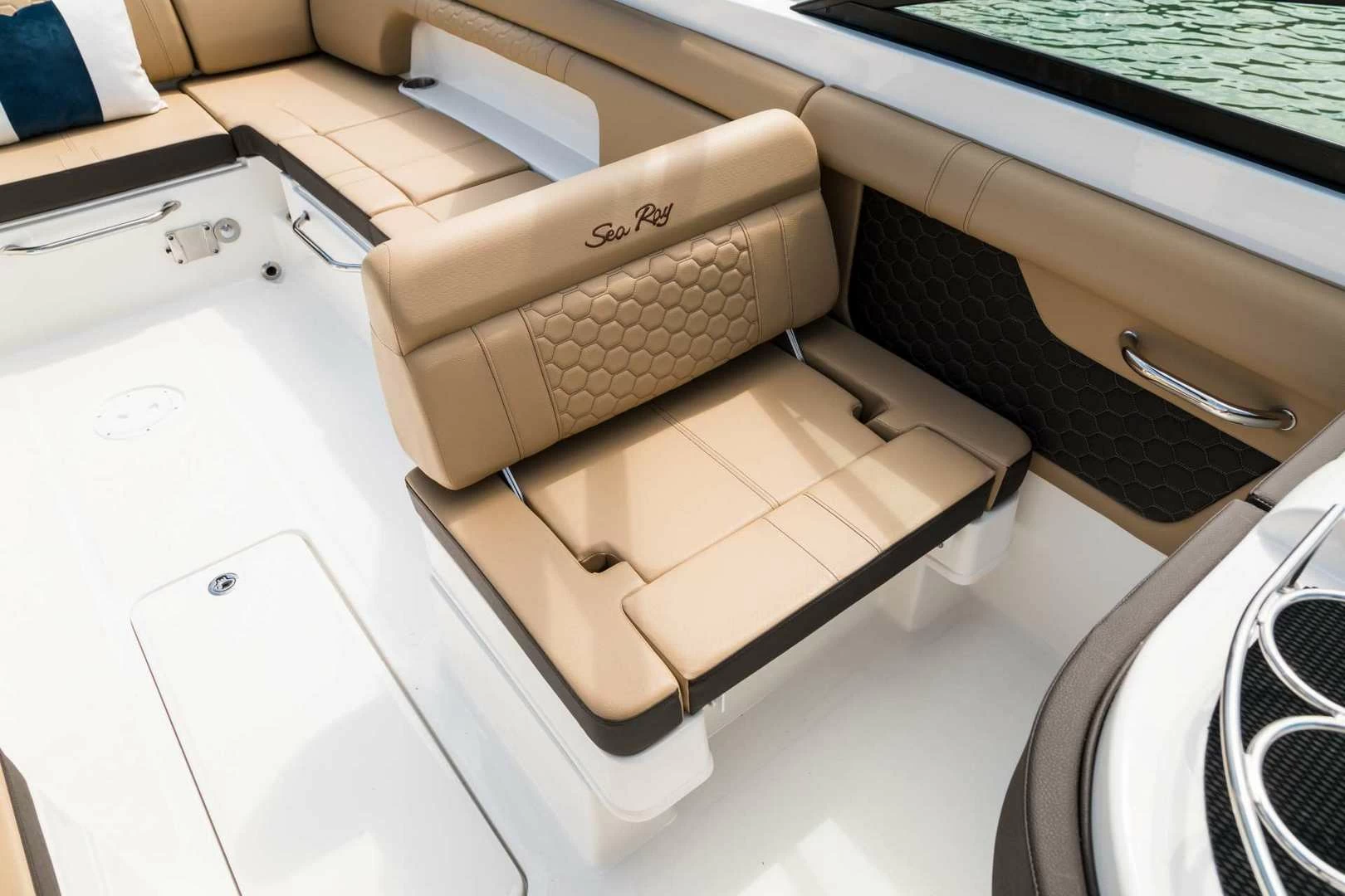 希瑞（SeaRay）SDX290运动游艇