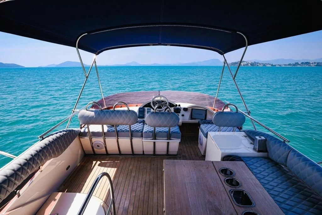 菲尔兰(Fairline)43二手游艇飞桥区