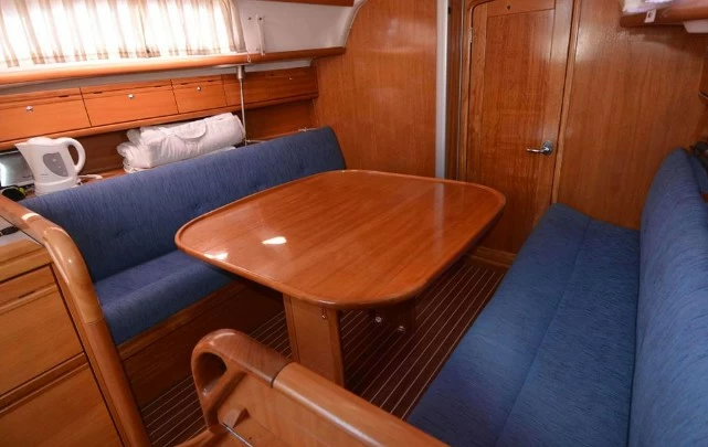 巴伐利亚(Bavaria)Cruiser31二手帆船沙龙区