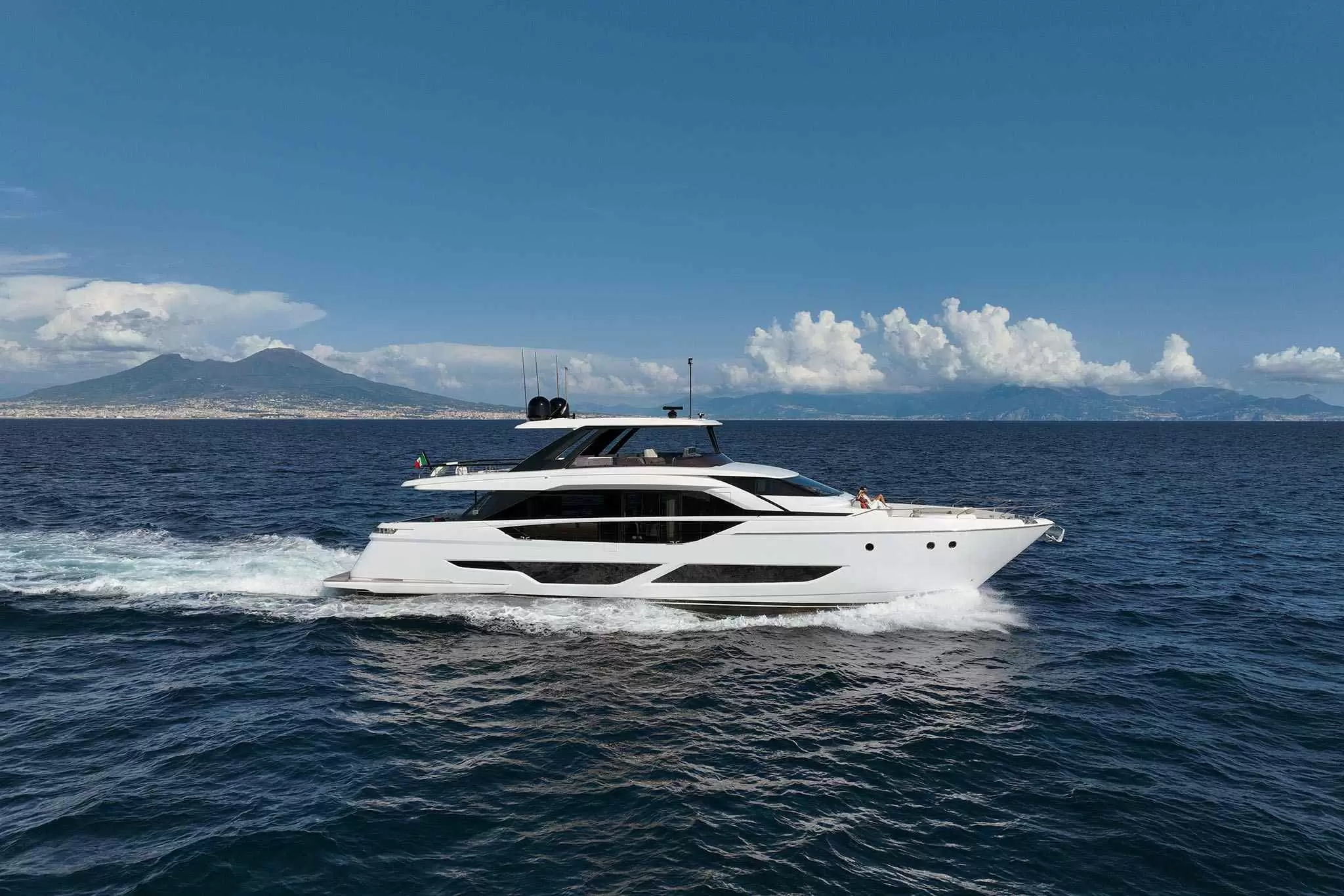 法拉第（Ferretti）860