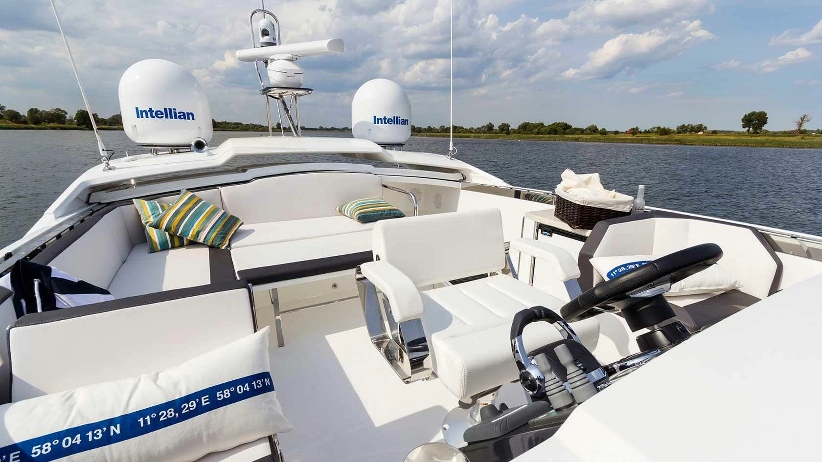 卡帝尔（Galeon）560 Sky