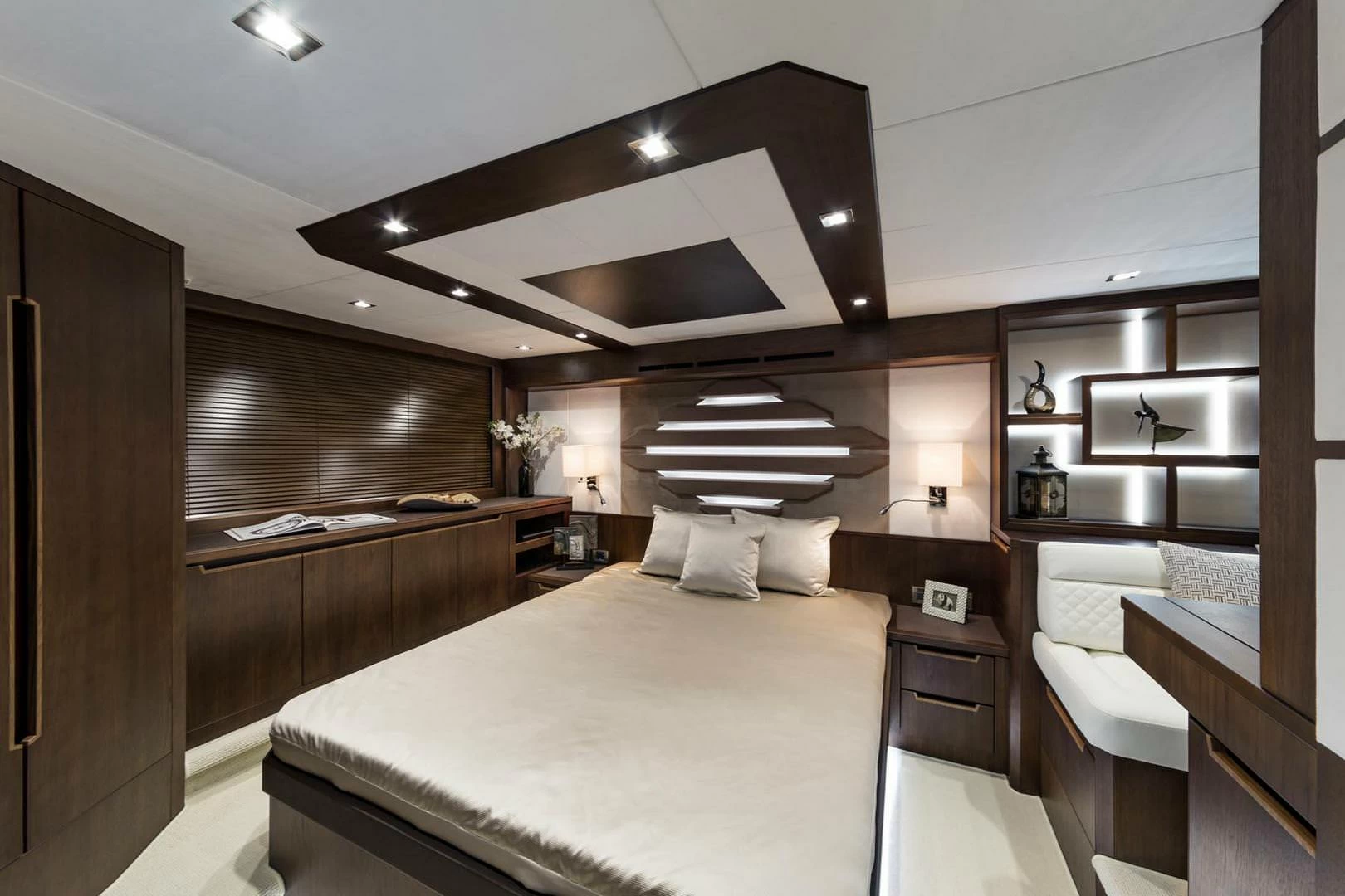 卡帝尔（Galeon）560 Sky