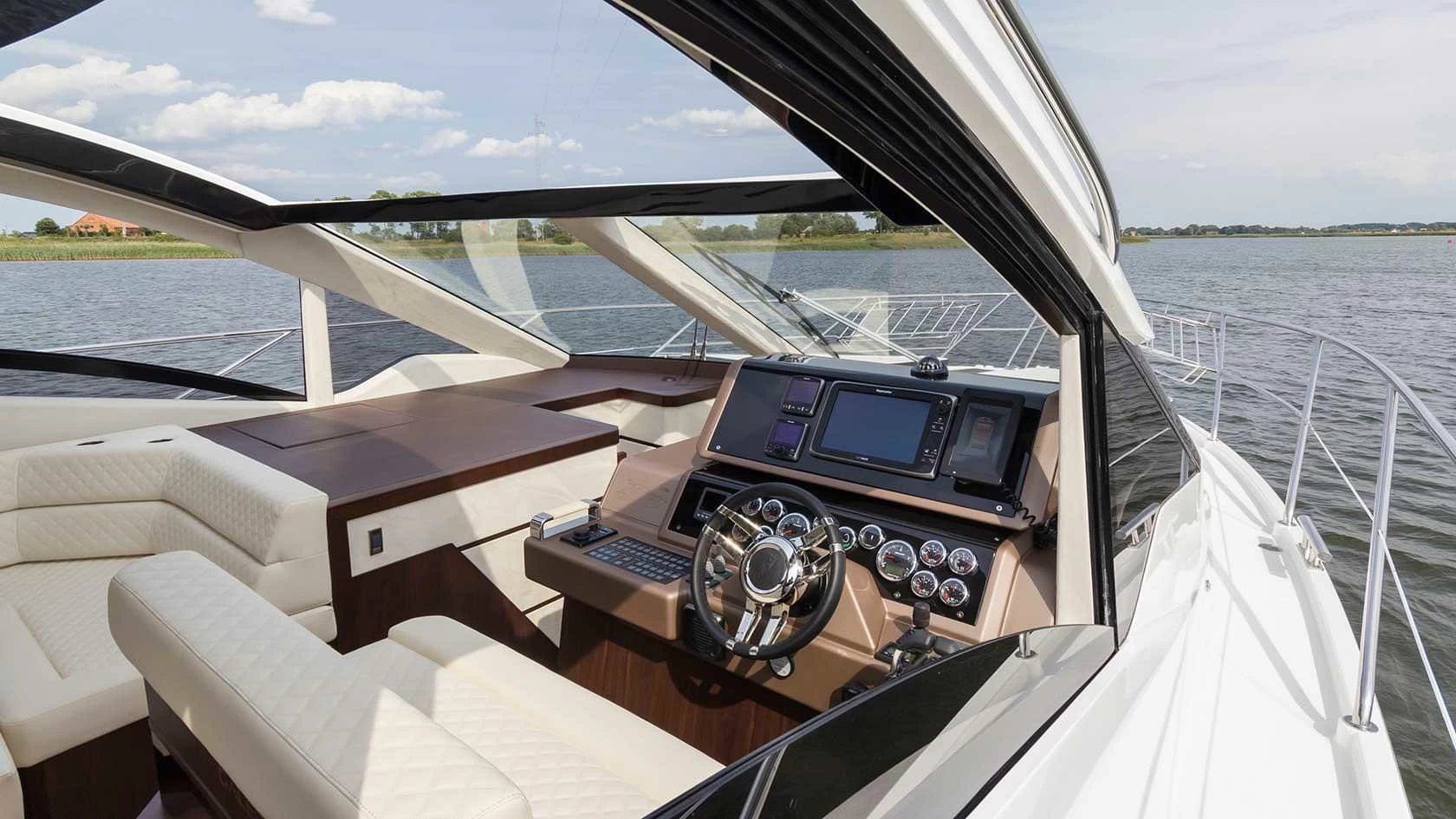卡帝尔（Galeon）560 Sky