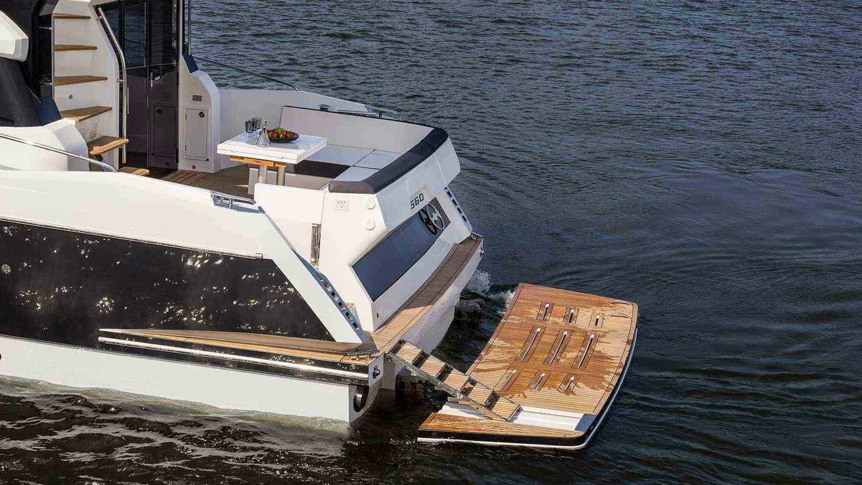 卡帝尔（Galeon）560 Sky