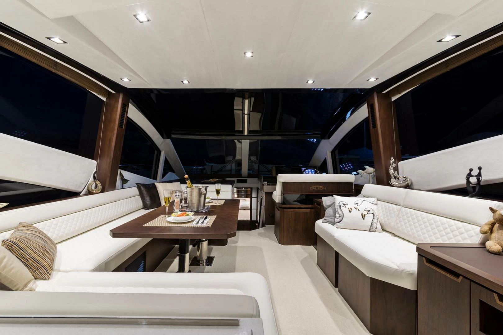 卡帝尔（Galeon）560 Sky