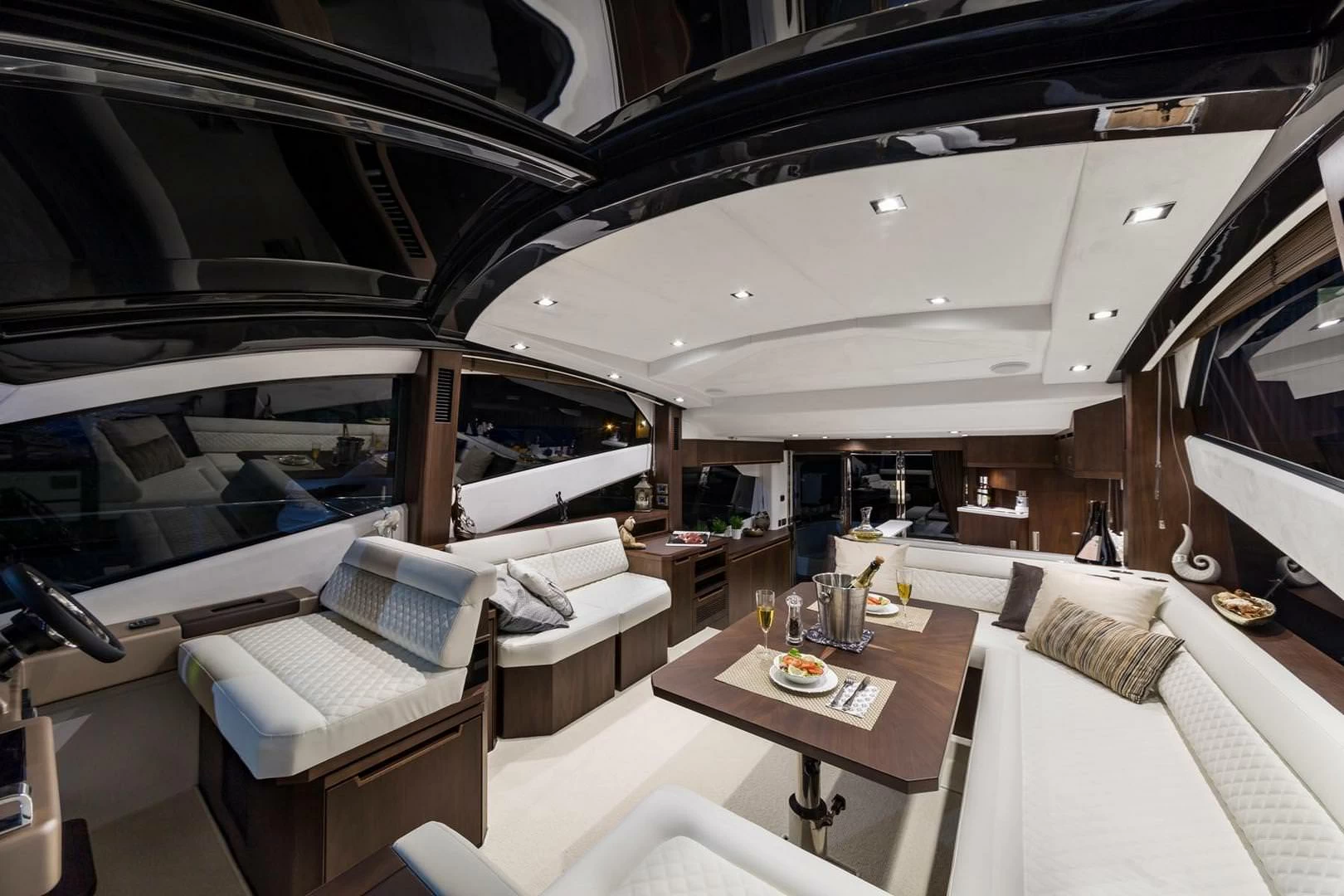 卡帝尔（Galeon）560 Sky
