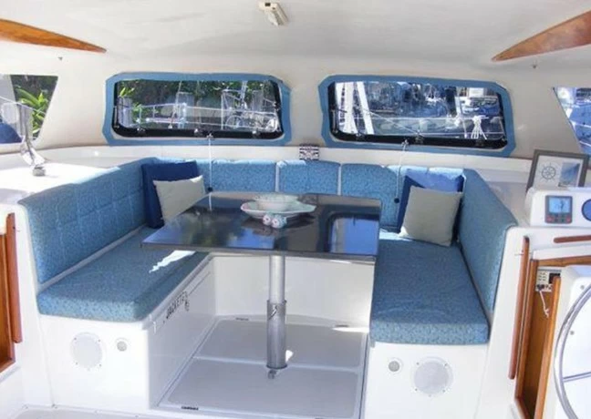 Seawind 1000XL二手双体帆船沙发