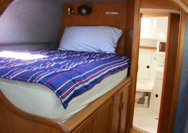 Seawind 1000XL二手双体帆船卧室