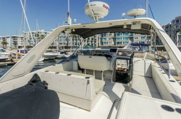 子午线490Pilothouse二手游艇飞桥区