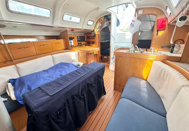 博纳多(Beneteau)锋仕40.7二手帆船