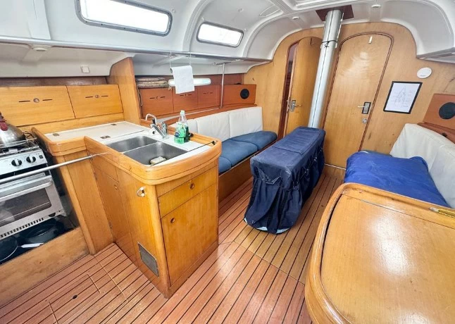 博纳多(Beneteau)锋仕40.7二手帆船