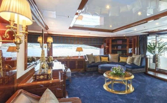 贝尼蒂(Benetti)54M二手巨型游艇沙龙区