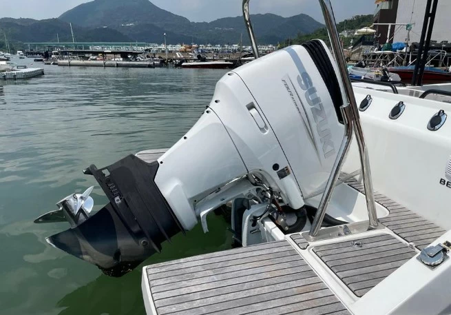 博纳多(Beneteau)飞扬8二手小型游艇发动机